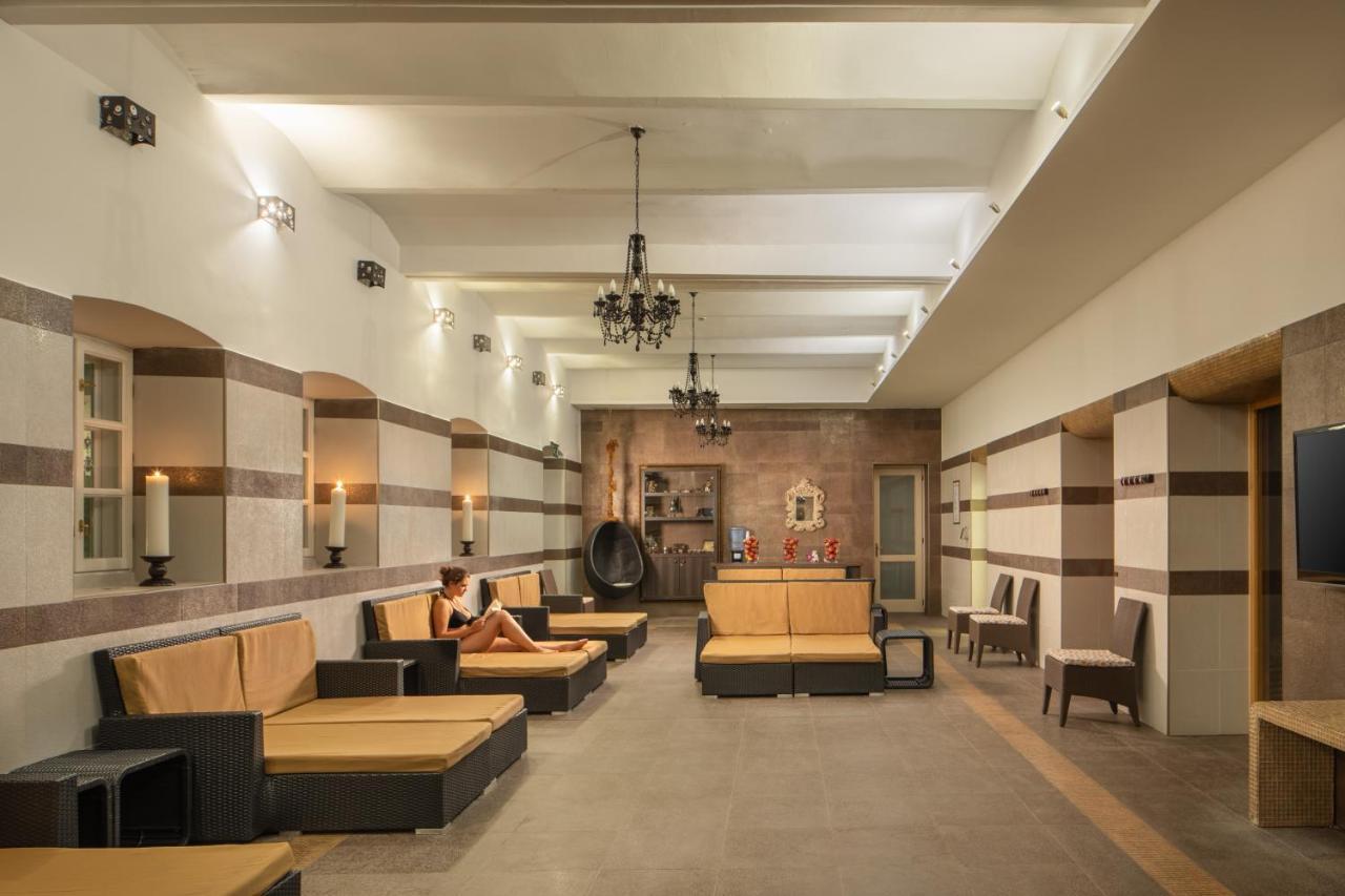 Hotel Kristaly Imperial Tata Exterior photo